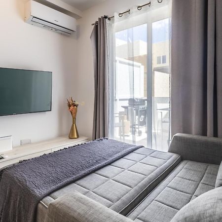 Kunsu'S Apartment 5 Min Walk From St Julians San Gwann Exterior photo