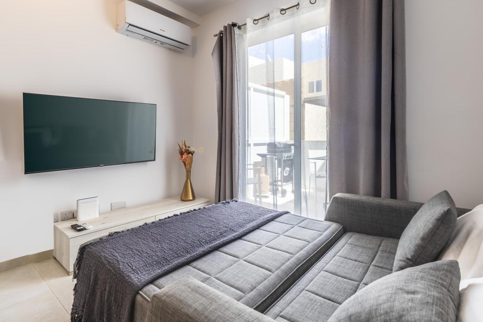 Kunsu'S Apartment 5 Min Walk From St Julians San Gwann Exterior photo