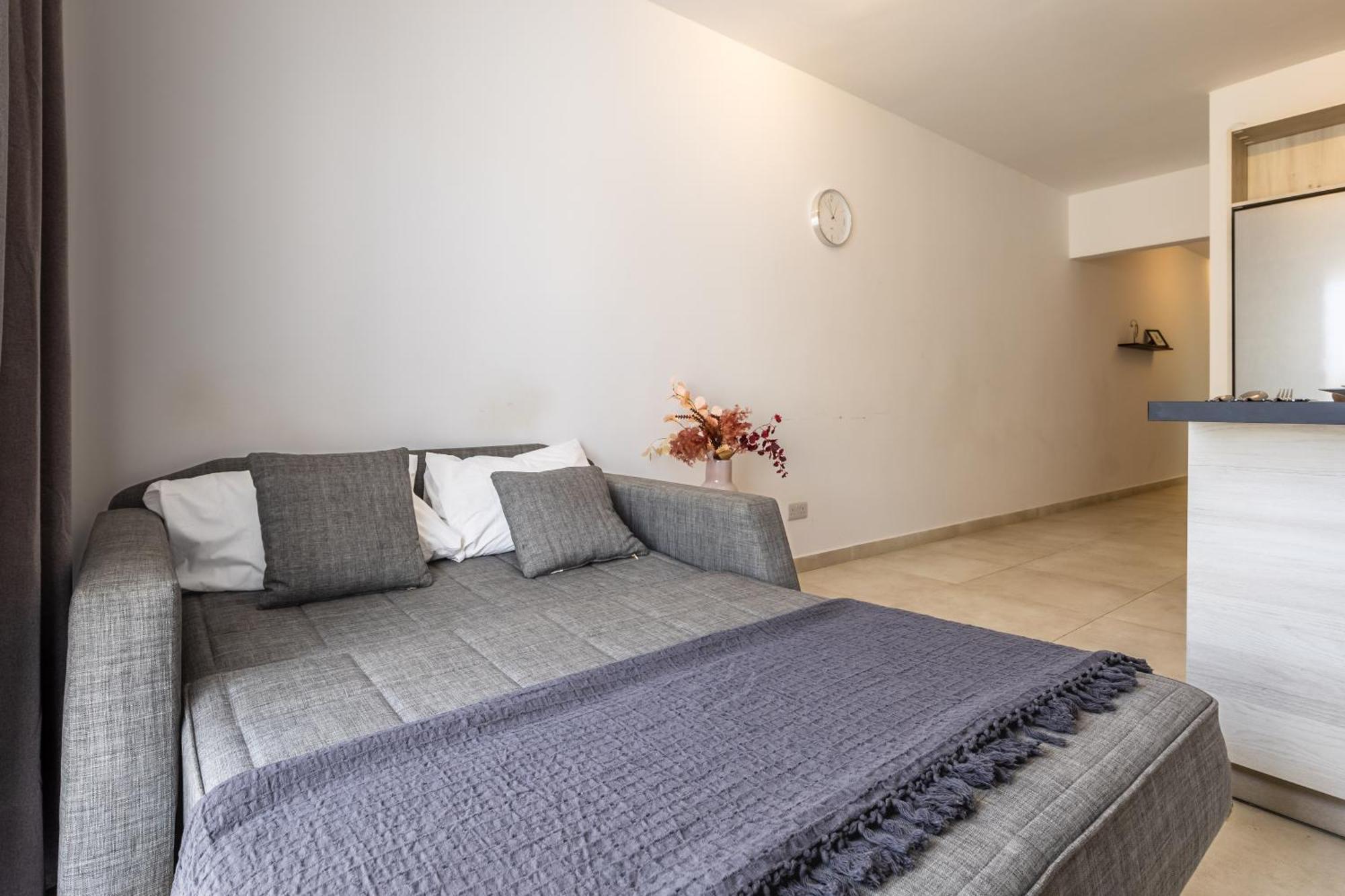 Kunsu'S Apartment 5 Min Walk From St Julians San Gwann Exterior photo